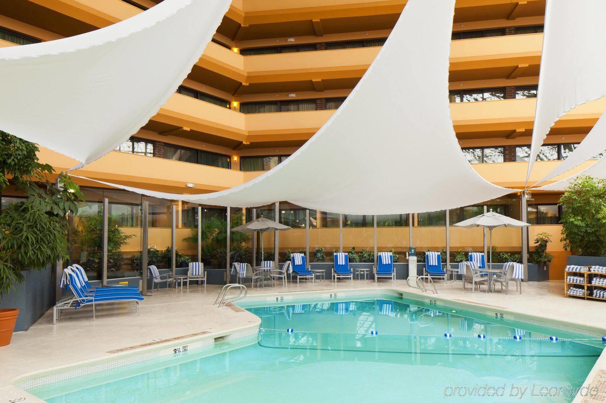 Doubletree By Hilton Rochester Henrietta Eksteriør billede